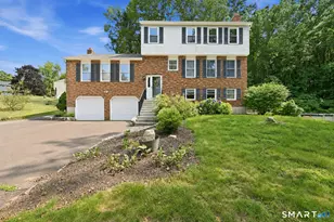 15 Deer Run Ln, North Haven, CT 06473 - Photo 1