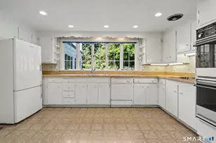 97 Overlook Dr, New Canaan, CT 06840 - Photo 5