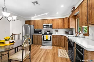11 Middleway E, Waterbury, CT 06708 - Photo 13