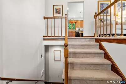 11 Middleway East, Waterbury, CT 06708 - Photo 7
