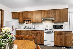 11 Middleway E, Waterbury, CT 06708 - Photo 25