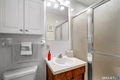11 Middleway East, Waterbury, CT 06708 - Photo 17