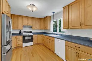 25 Obtuse Hill Rd, Brookfield, CT 06804 - Photo 7