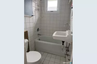 21 Holmes Avenue #3rd Floor, Waterbury, CT 06710 - Photo 5