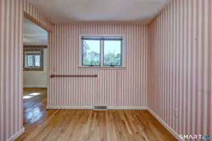 136 Hawthorne Dr, Fairfield, CT 06825 - Photo 25