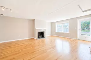 8 Barrington Dr, Wethersfield, CT 06109 - Photo 11
