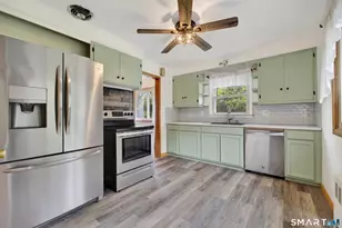 22 6th Ave, Waterford, CT 06385 - Photo 13