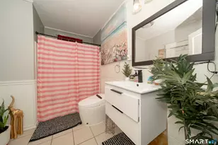 33 Collins Pkwy, Meriden, CT 06450 - Photo 19