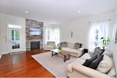 6 Woodland Path #6, Beacon Falls, CT 06403 - Photo 5