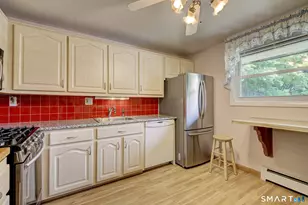 290 Williamstown Ct, Newington, CT 06111 - Photo 9