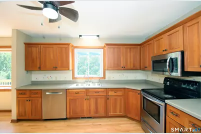 31 Cliffside Drive, Wallingford, CT 06492 - Photo 17