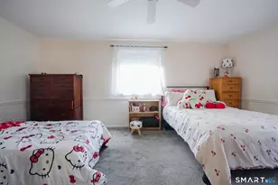 30 Happy Hollow Cir, Stratford, CT 06614 - Photo 9