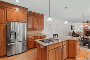 10 Harbourside Dr, Suffield, CT 06078 - Photo 7