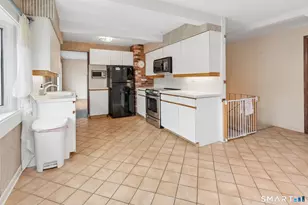 25 Morris Causeway, New Haven, CT 06512 - Photo 9