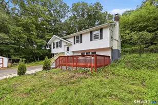 24 Crestview Dr, Montville, CT 06382 - Photo 5