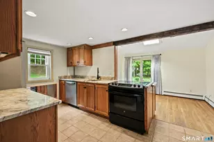 917 Hopewell Rd, Glastonbury, CT 06073 - Photo 7