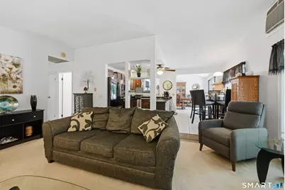42 Linda Lane, New Fairfield, CT 06812 - Photo 5