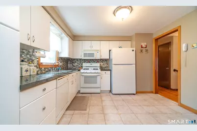 68 Roarke Road, North Haven, CT 06473 - Photo 5
