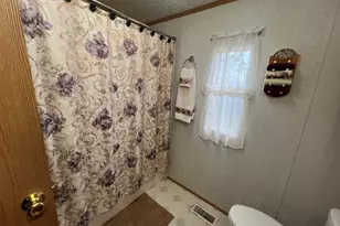 19 Leetes Island Rd, Branford, CT 06405 - Photo 9