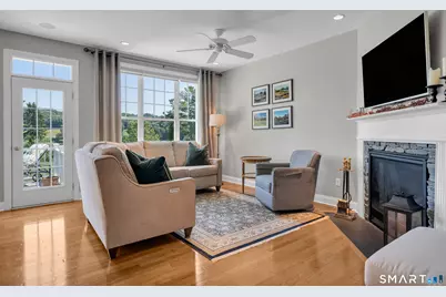 560 River Road #16, Shelton, CT 06484 - Photo 9