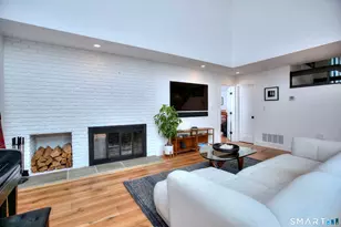104 Harvest Cmns, Westport, CT 06880 - Photo 5