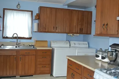 110 Columbus Avenue, East Lyme, CT 06357 - Photo 5