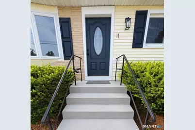 11 Flaum Drive, West Haven, CT 06516 - Photo 1