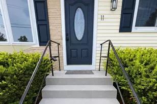11 Flaum Dr, West Haven, CT 06516 - Photo 1