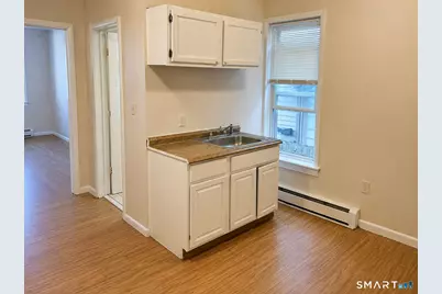 13 Armstrong Place, Bridgeport, CT 06608 - Photo 5