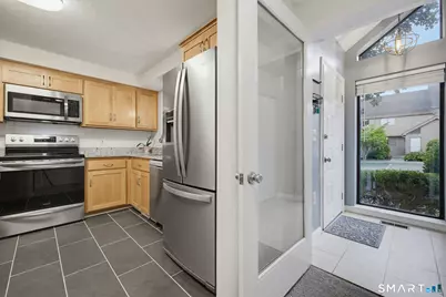 2 Canterbury Court #2, Middletown, CT 06457 - Photo 5