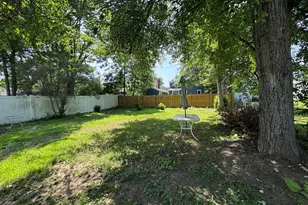 25 Montrose St, Hartford, CT 06106 - Photo 3