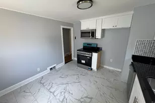 25 Montrose St, Hartford, CT 06106 - Photo 11