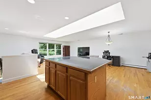 8 Old Bridge Rd W, New Fairfield, CT 06812 - Photo 7