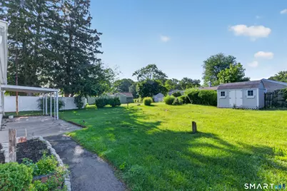 105 Bear Paw Road, Bridgeport, CT 06606 - Photo 5