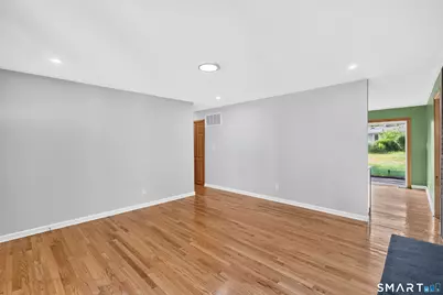 105 Bear Paw Road, Bridgeport, CT 06606 - Photo 9