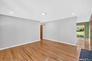 105 Bear Paw Rd, Bridgeport, CT 06606 - Photo 9