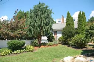 166 Old Evarts Ln, Groton, CT 06355 - Photo 1