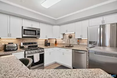 51 Harbour Close #51, New Haven, CT 06519 - Photo 13