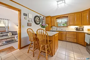 31 Brackenridge Dr, Waterbury, CT 06706 - Photo 7