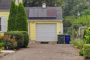 142 Travis Dr, Bridgeport, CT 06606 - Photo 27