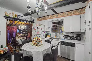142 Travis Dr, Bridgeport, CT 06606 - Photo 9