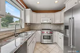 160 Gregory Blvd, Norwalk, CT 06855 - Photo 11
