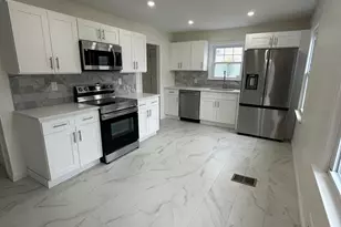 11 Colony St, Stratford, CT 06615 - Photo 9