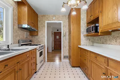 24 Crestdale Drive, Danbury, CT 06811 - Photo 15
