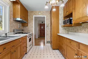 24 Crestdale Dr, Danbury, CT 06811 - Photo 15
