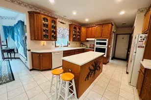 22 Cole Dr, Wolcott, CT 06716 - Photo 9
