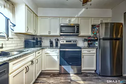 238 North Hampton Court #238, Meriden, CT 06450 - Photo 5