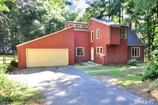 11 Fawn Dr, Granby, CT 06035 - Photo 1