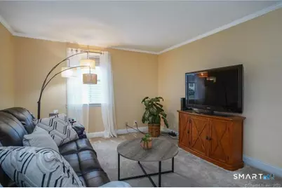 24 Court Park, West Hartford, CT 06119 - Photo 3