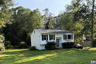 39 Beechwood Blvd, Plainfield, CT 06374 - Photo 1